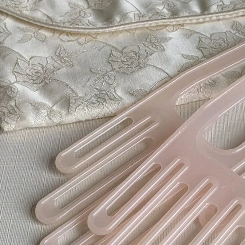Left/Right Plastic Gloves Keeper & Case Set Cream Bag Envelope Style